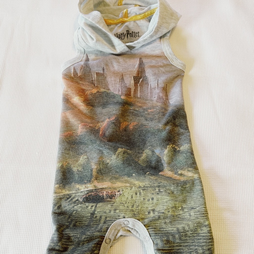 Harry Potter Baby Bodysuit Sleeve Less with Hoodie Size 12 Months